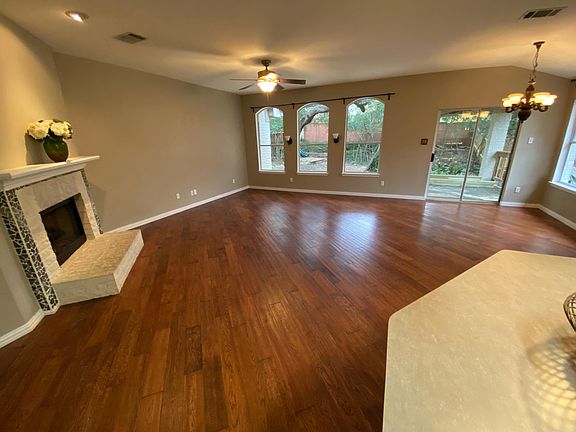 5th image of 5907 Pecanwood Ln