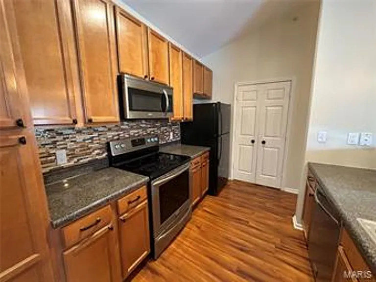 33 Kassebaum Ln #303 — Photo 11