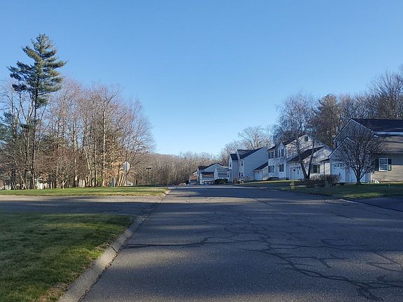 4th image of 21 Arbor Ridge Rd