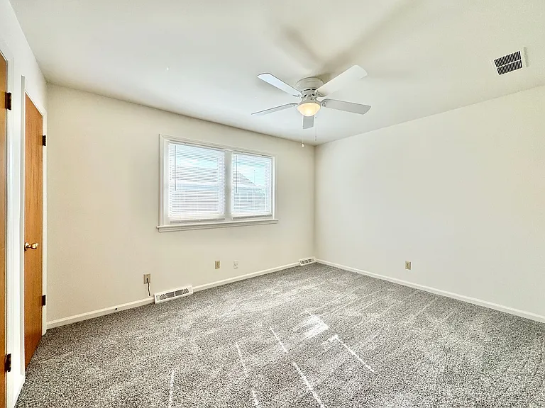 1723 E Cone Blvd #C — Photo 10