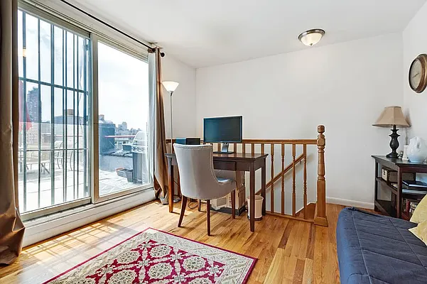 Rented by The Agency | media 12