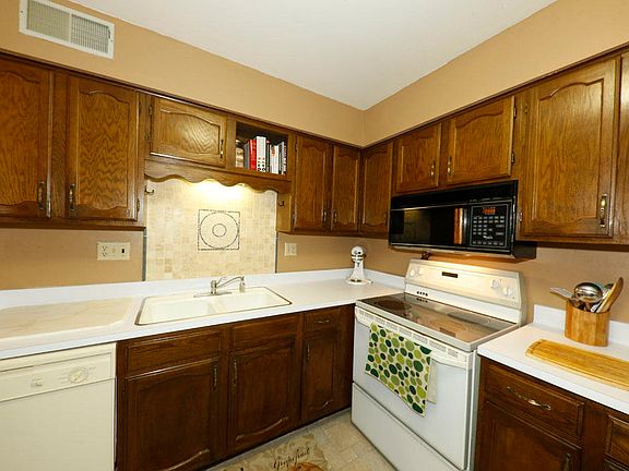 4th image of 3635 N Tucker Pl APT 206