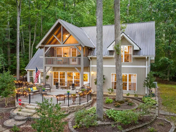 215 Sims Rd, Hiawassee, GA 30546