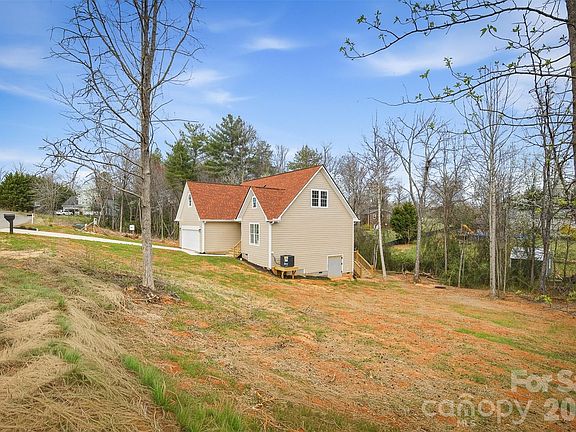 5th image of 9067 McCray Farms Dr