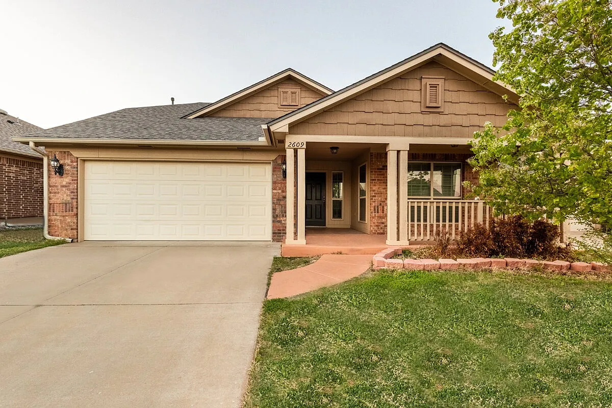 3 bed, 2.0 bath, 1580 sqft, $1,895 — Photo 1