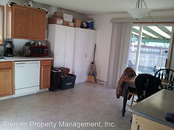 2nd image of 208 SE 173rd Ave