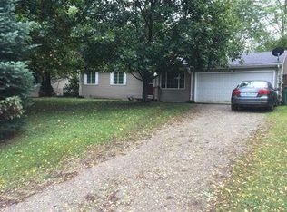 9261 Debby Jo Dr, Clarkston, MI 48346