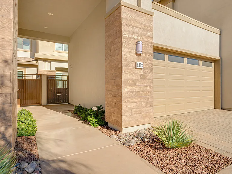 2402 Retreat Cir — Photo 26