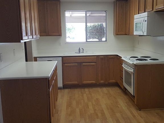 3rd image of 3491 Lisbon Dr