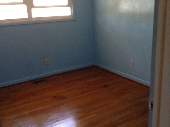 3rd image of 30 McKinley Dr