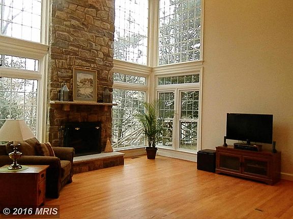 3rd image of 13703 Noble Rock Ln