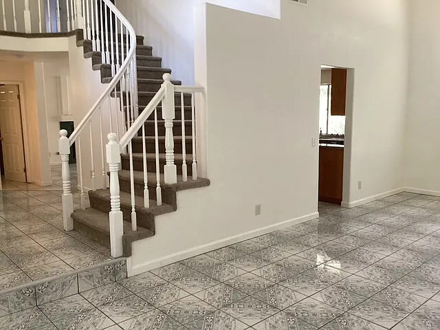 4 bed, 3.0 bath, 1874 sqft, $2,650 — Photo 3
