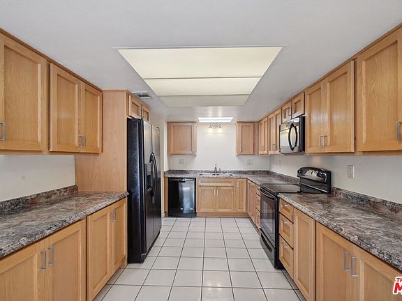 3rd image of 49017 Eisenhower Dr