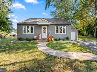 15 Village Dr, Feasterville Trevose, PA 19053