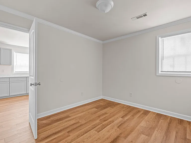 2214 Van Buren Ave #B — Photo 7
