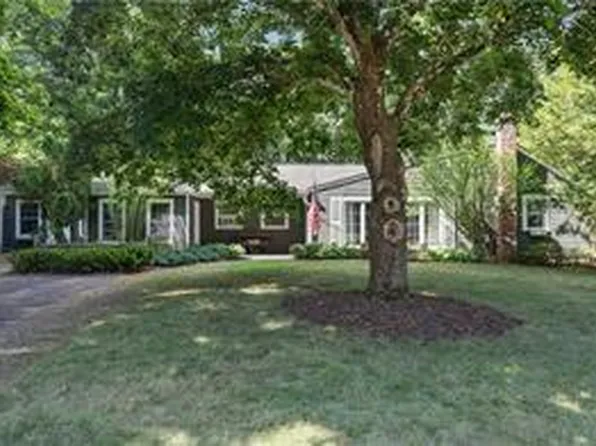 7 White Pine Dr, Cumberland, RI 02864