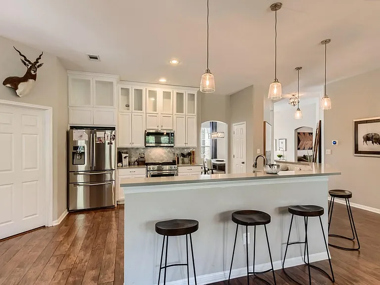 9013 Ovalla Dr — Photo 8