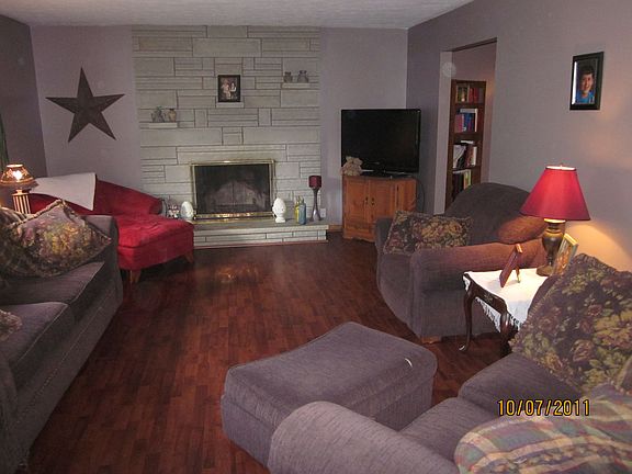 NEW PAINT AND FLOOR