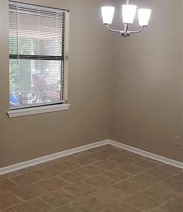 5th image of 114 Woodland Cir