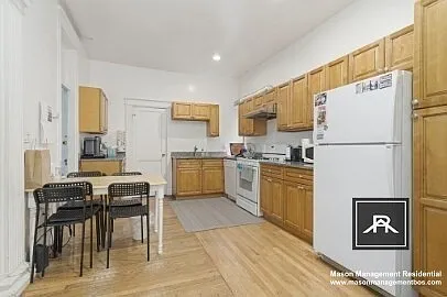 4 bed, 1.0 bath, 1048 sqft, $3,600 — Photo 1