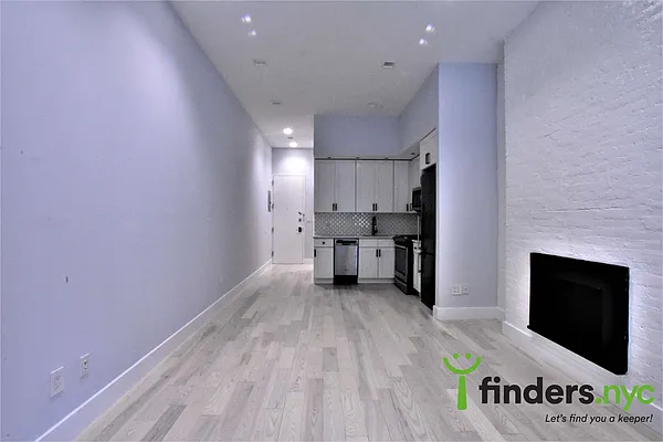 Rented by Clove Realty LLC | media 3