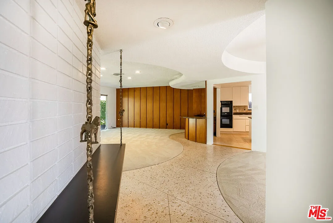 4 bed, 3.0 bath, 2919 sqft, $7,210 — Photo 3