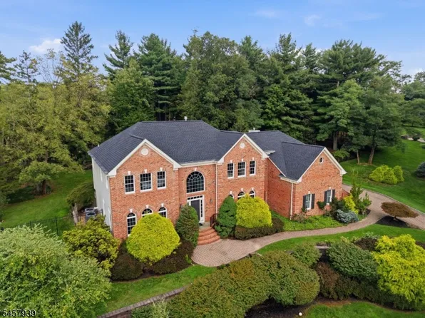 6 Oakridge Rd, Clinton Twp., NJ 08801