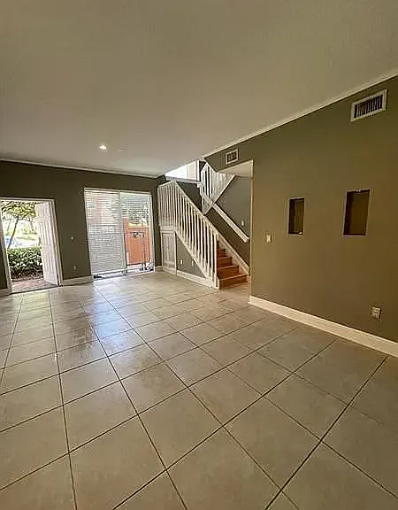 3 bed, 2.5 bath, 1396 sqft, $2,850 — Photo 3