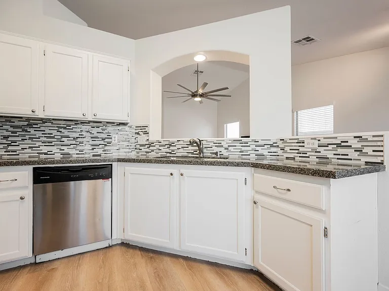 802 Airy Hill St — Photo 19