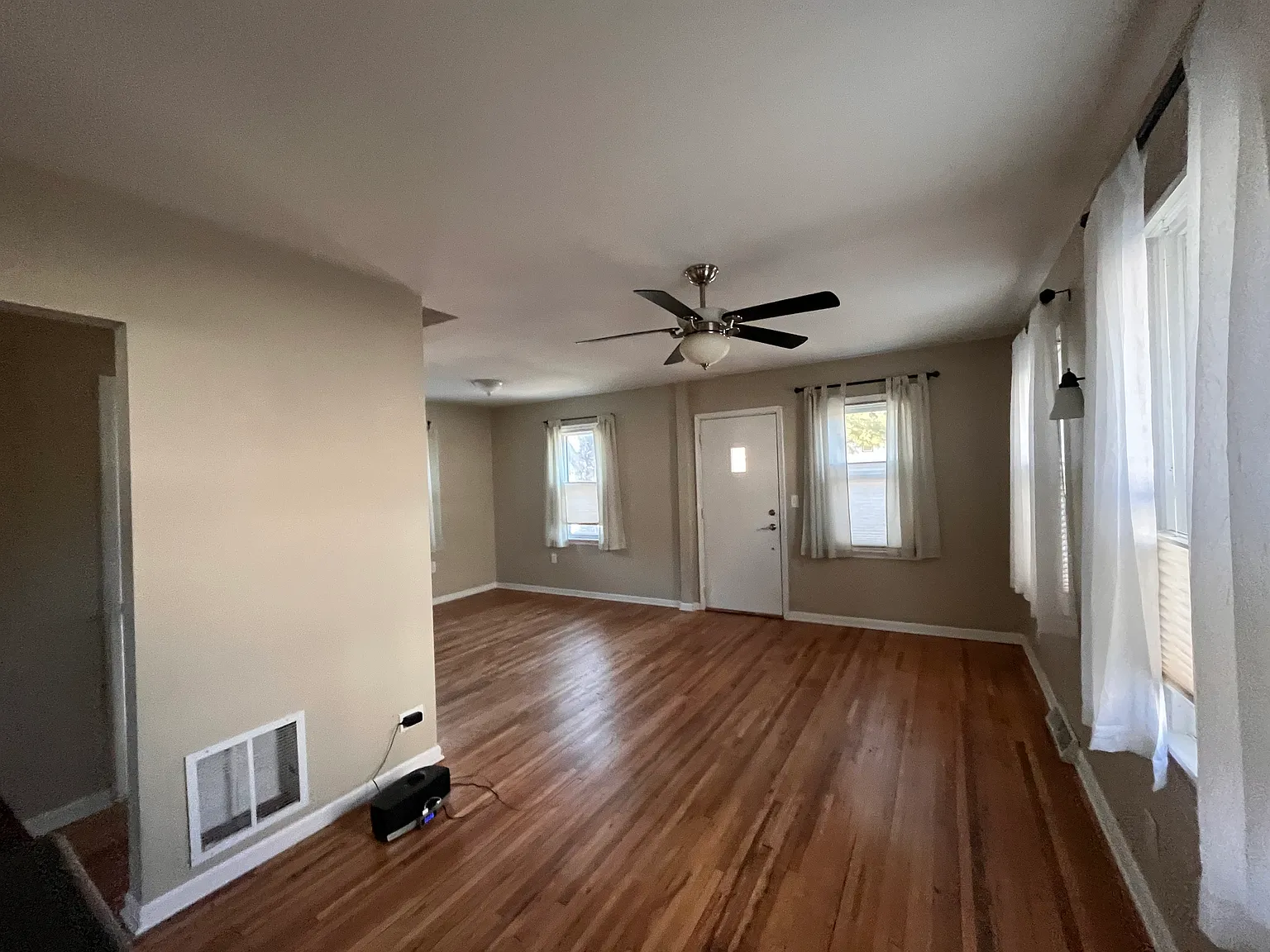 3129 Keewaydin Pl — Photo 4