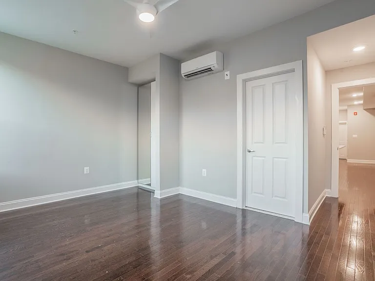 310 E Lanvale St — Photo 8