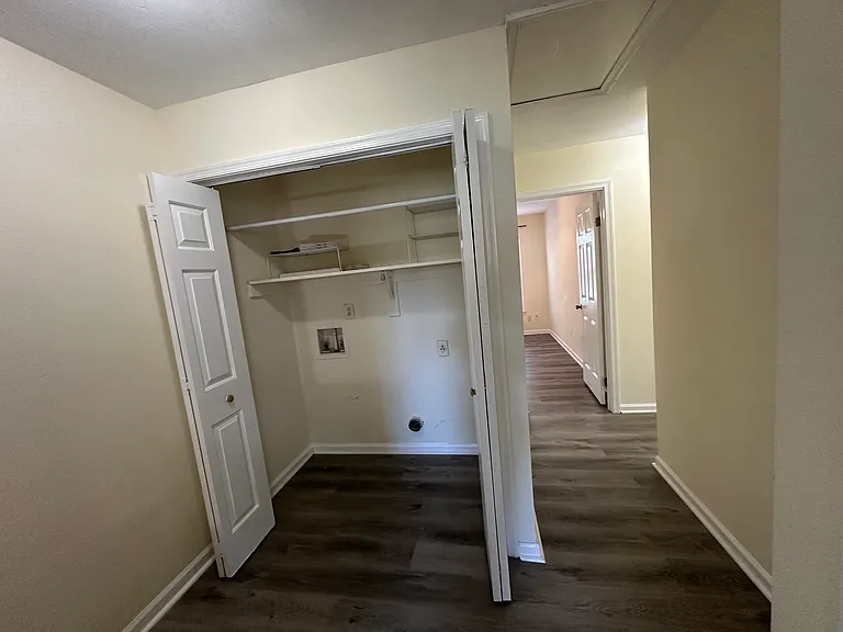5632 Campus Dr — Photo 12