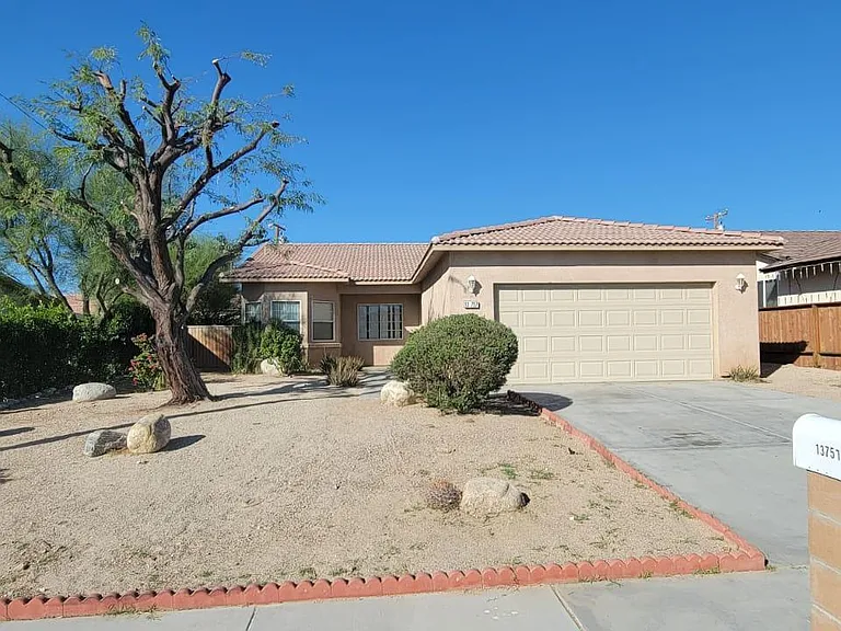 13757 El Rio Ln — Photo 11