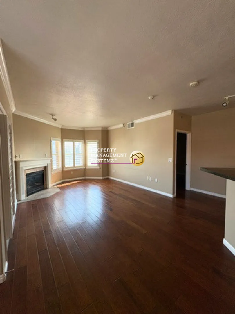 2 Bedroom Condo in Gateway! — Photo 2