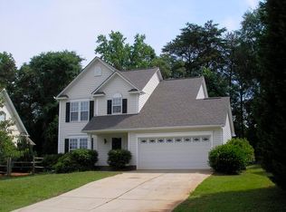 12532 Cardinal Woods Dr, Pineville, NC 28134