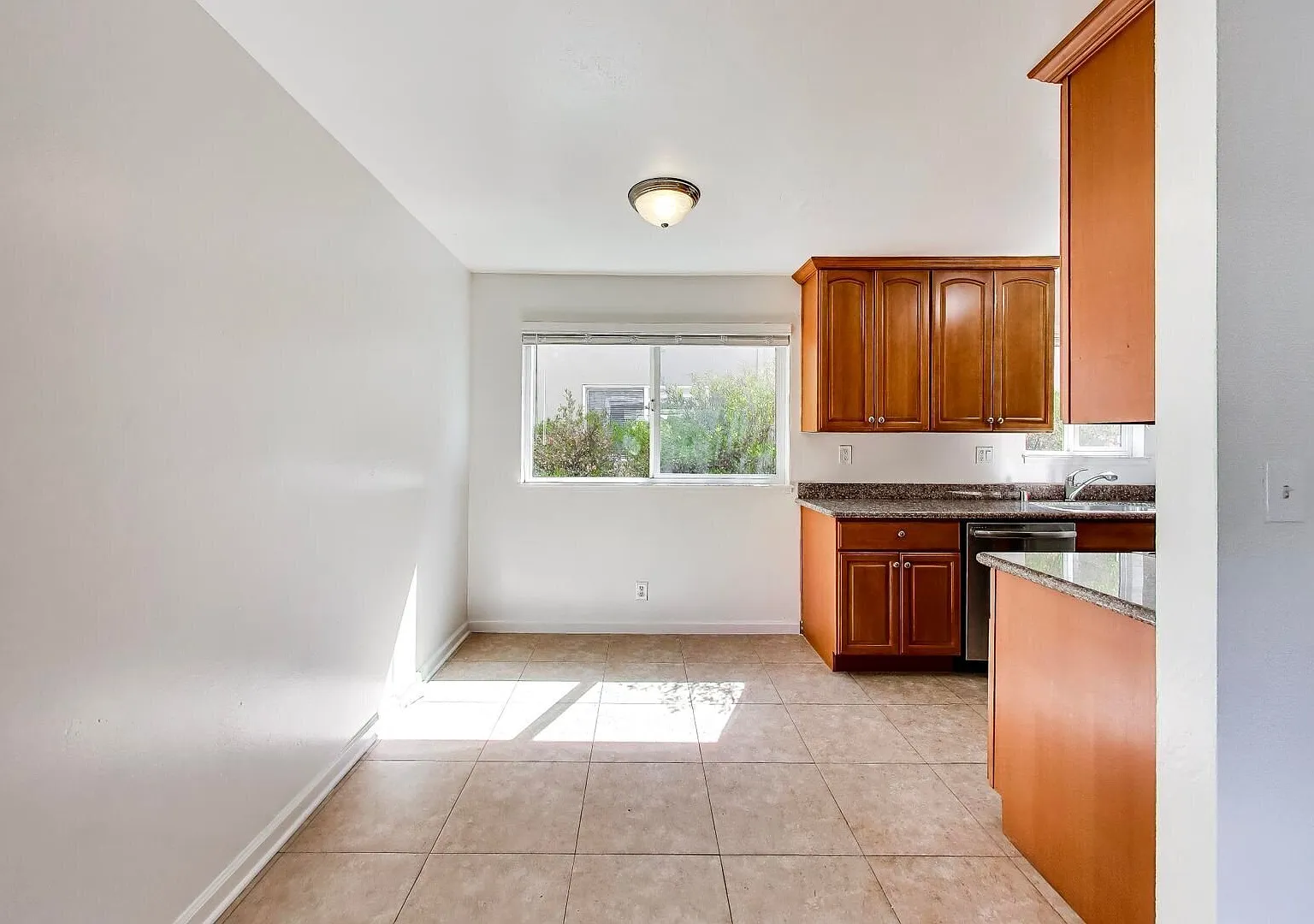 Newly Renovated, Spacious Two Bedroom — Photo 4