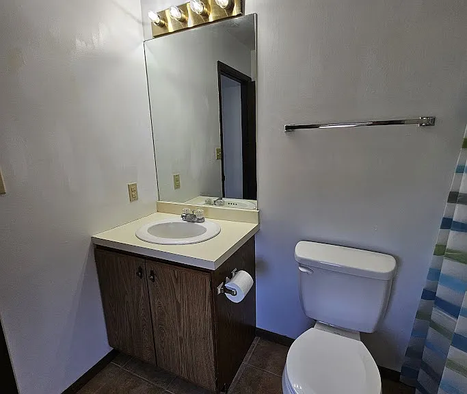 915 Southgate Dr #13 — Photo 20