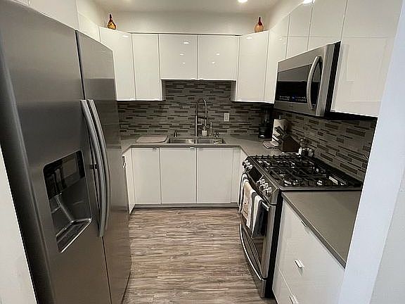 5th image of 500 Jackson Pl Unit 108