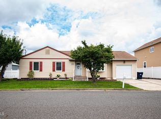 1220 Neptune Ave, Beachwood, NJ 08722