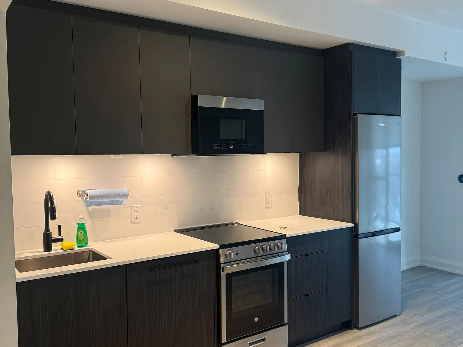 2 bed, $2,600 — Photo 2