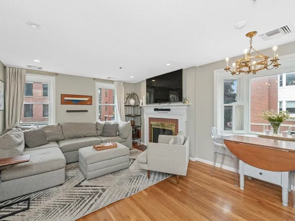 19 Main St APT B, Charlestown, MA 02129