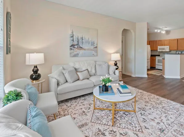 280 Riverbend Dr APT 1E, Charlottesville, VA 22911