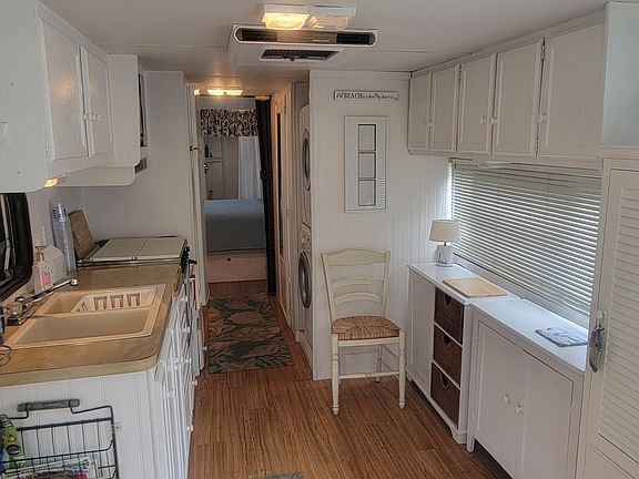 4th image of 9 Bourne Avenue #C14