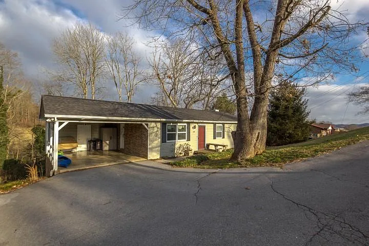 440 Merman Rd — Photo 17