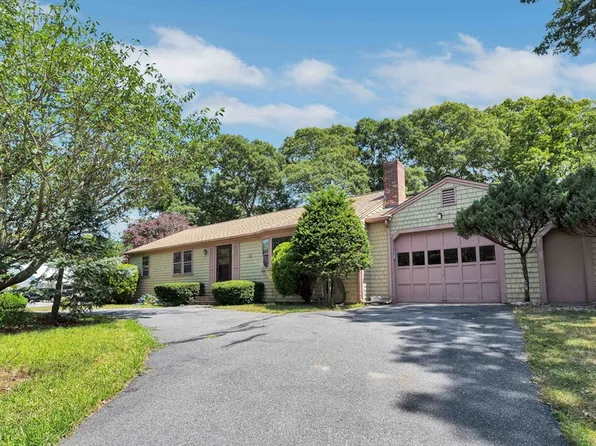 4 Silver Ln, Barnstable, MA 02630