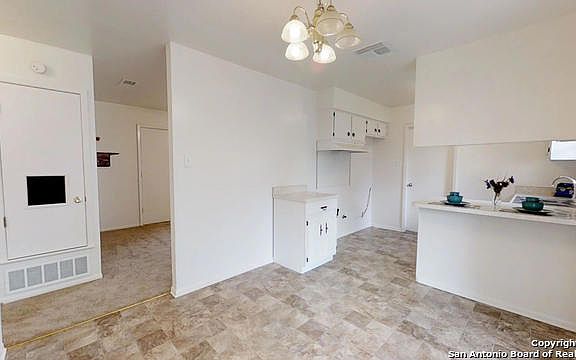 5th image of 4323 Dexired Dr