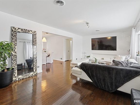 2nd image of 16 Homestead Rd