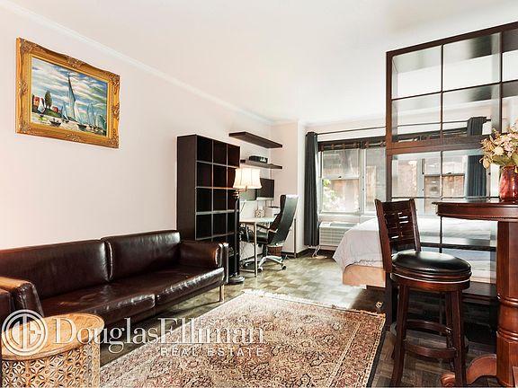4th image of 14 Horatio St #4K