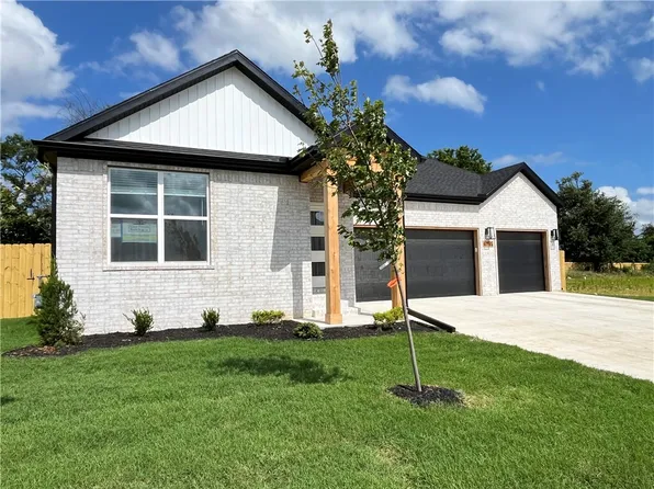 6705 Crabapple St, Bentonville, AR 72713