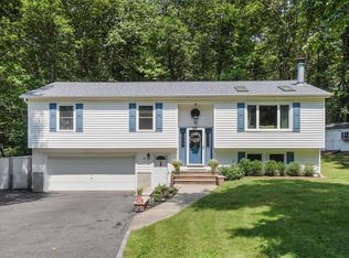 13 Riley Ct, Monroe, NY 10950